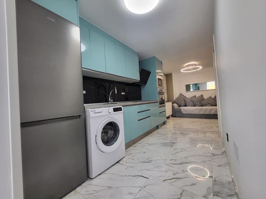 Las Canteras New 2 Bedrooms Flat At The Beach Parking Optional Las Palmas de Gran Canaria Bagian luar foto